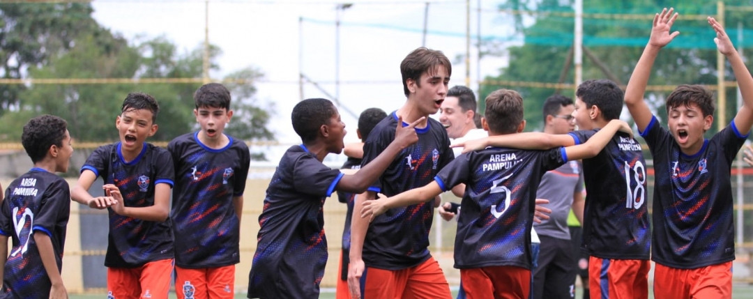 COLUMBIA E ARENA PAMPULHA AVANçAM PARA A DECISãO DO SUB-13 DA COPA DEDE DE BASE