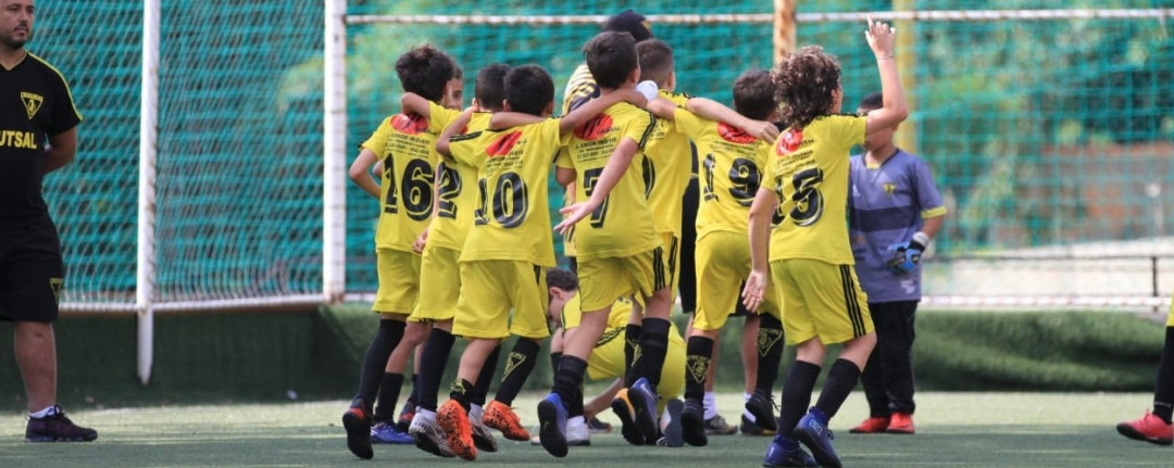 MERITUS E PILKA ESTãO NA FINAL DA CATEGORIA SUB-9 DA COPA DEDE DE BASE